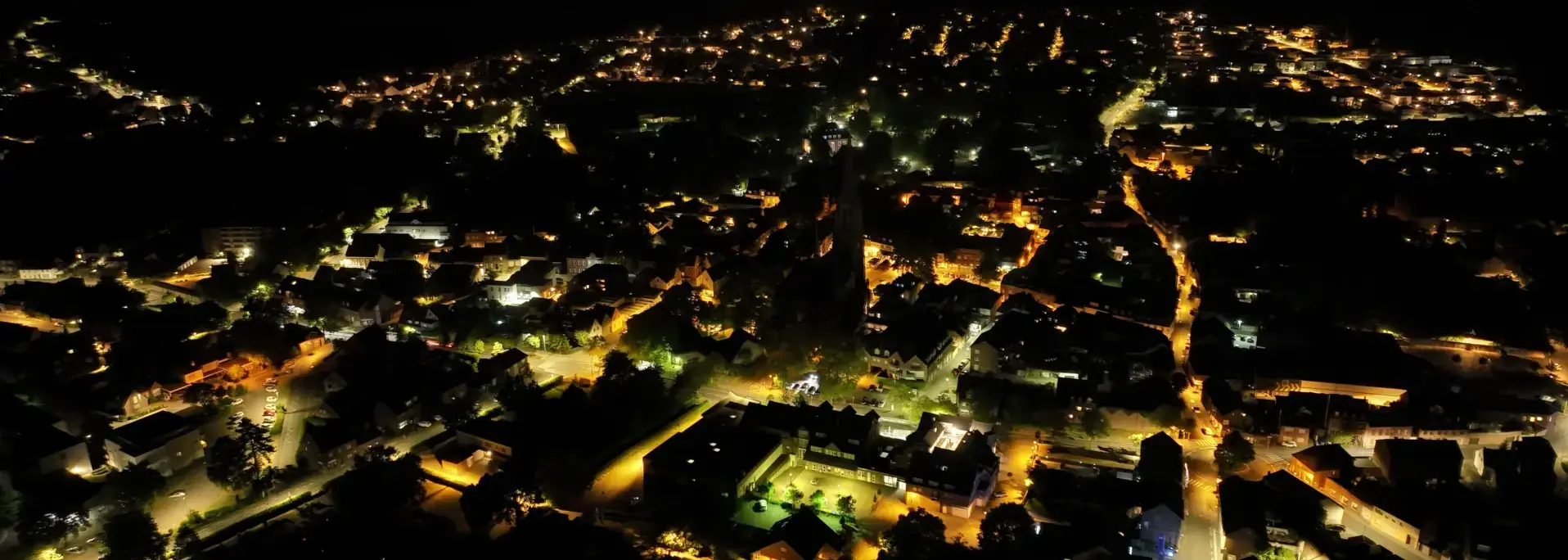 Schwalmtal während der Nacht aus der Vogelperspektive