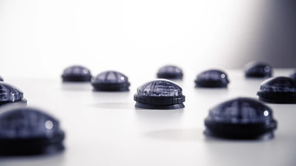 Viele Controller auf einem Tisch